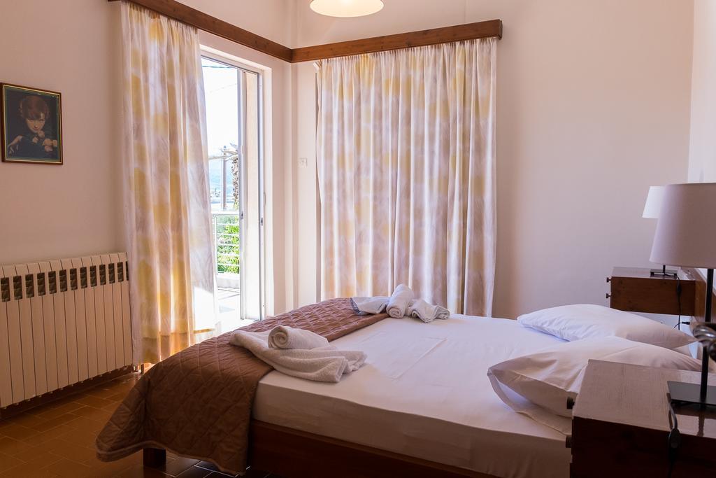 קאטו אלפוחוריון Sunset Beach House מראה חיצוני תמונה